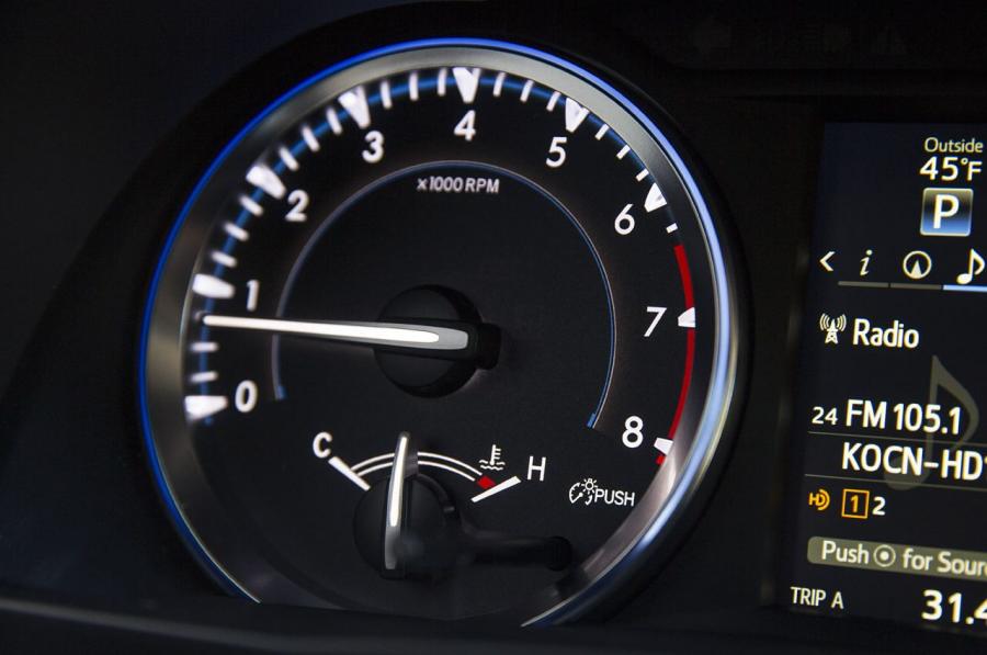 Интерьер Toyota Highlander (XU50) 2013 года  (фото 18 из 80)
